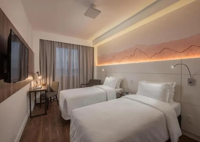 Hotel Intercity Baixa 4*